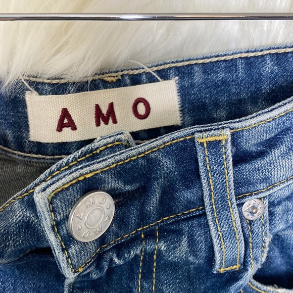 AMO
Chloe Crop Raw Hem Jeans - Picture 8 of 13